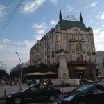 Další z dominant Bělehradu, hotel Moskva postavený ve stylu ruské secese a díky investici z Ruska, dokončený v roce 1908.